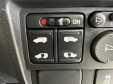 【両側パワースライドドア】両側がパワースライドドアになっており、運転席のスイッチやスマートキーでも開閉が可能です!開口部も広いので乗り降りも楽々♪