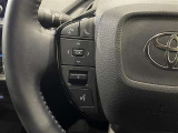 【ステアリングスイッチ】運転中に視線を前に向けたまま画面の操作できます。