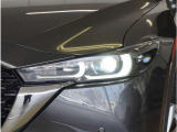 【LEDヘッドライト】省電力で長寿命の明るく運転しやすいLEDヘッドランプです。明るく照らすので暗い夜道からお客様を守ってくれます。お近くの広島マツダまでお越しください。