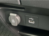 便利な充電用USBジャックと12V電源ソケットを設置しております。周辺機器の充電にご利用頂けます☆