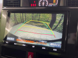 【バックカメラ】駐車時に後方がリアルタイム映像で確認できます。大型商業施設や立体駐車場での駐車時や、夜間のバック時に大活躍!運転スキルに関わらず、今や必須となった装備のひとつです!