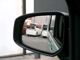 ブラインドスポットモニターがついているので車線変更も安心です!