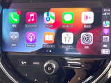 ●Apple Car Play:スマホとの有線接続で、ナビ・オーディオ再生などスマホのアプリ機能が画面でも使える便利機能です!