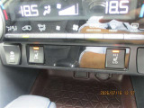 運転席、助手席ともにシートヒーターつきです。