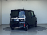 バックカメラが付いているのでバックでの車庫入れも安心です。