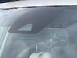 【トヨタセーフティセンス】走行中に前方の車両等を認識し、衝突しそうな時は警報とブレーキで衝突回避と被害軽減をアシスト。より安全にドライブをお楽しみいただけます。