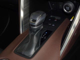 電動パーキングブレーキ・ブレーキホールドを装備してます。ホールド機能は信号待ちが多い一般道で疲労軽減になり、大好評です!