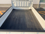 積み下ろしのしやすいデッキにはたっぷりと荷物を積み込んでいただけます。遊びから仕事まで、様々なシーンで頼れます♪