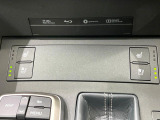 【シートヒーター&ベンチレーション】夏場は涼しい風でお尻や背中の熱やムレを防ぎ、冬はエアコンよりも早く温まってポカポカに!季節を問わず快適に過ごせます。