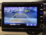 バックモニター付きで、車庫入れやバック時の後方確認をサポート。