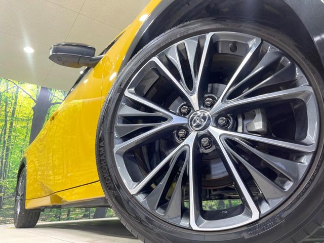 トヨタ プリウス 2.0 Z の中古車詳細 (15,840km, マスタード, 栃木県