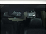 ドライブレコーダー装備:車の走行中の主に外観を中心に記録する撮影機材です!交通事故発生時の責任の所在を明確にしたり、観光等を記録するのにも役立ちます!