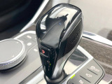 ●MTモード付きAT:通常は自動でおこなわれる変速(ギアチェンジ)をドライバーの操作によって意図的に変えられるシステムです。より一層普段のドライブをお楽しみいただけます!