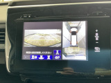 【マルチビューカメラ】周囲の状況を多彩なビューでナビ画面に表示します。駐車場や見通しの悪い交差点での安心感を高めます♪
