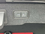 オートマチックテールゲート装備 ボタン一つでリアゲートの開閉が可能です。