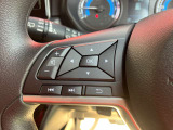 ステアリングスイッチ付きのハンドル!運転に支障をきたすことなくナビ操作が可能です!!