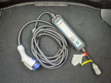 充電ケーブル付き