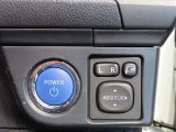 スマートキー装備車なので、キーを取り出さなくてもエンジン始動が可能です。