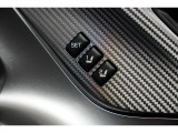 運転席のシートポジションメモリー機能は、登録済みの運転者と交代しても、シートポジションの変更の手間がかかりません。