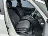 フロントシートです!!セパレートシートなのでお尻をしっかりホールド!!スポーティな運転にも最適です!!
