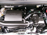 自慢のエンジンはパワードbyHONDAです。精度とバランスにこだわって、低回転からスムースなパワーを発揮します。