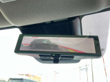 後ろに大きな荷物があっても広報確認が出来るインテリジェントルームミラーです。