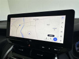 純正ナビを装備。タッチパネル式で使いやすく、お出かけもラクラクです。
