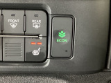 ★ECONスイッチ★ エコドライブを加速しよう!スイッチをONにすると、運転の仕方によるロスを抑え込み燃費をよくするようクルマが頑張ります(*^ー^*)燃費向上にチャレンジ♪