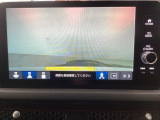 【バックカメラ】運転が苦手な方も車庫入れラクラクです!ギアをリバースに入れれば自動的に切り換わりますので、面倒な操作は不要です♪狭い駐車場もお車を傷つけず安心ですね!