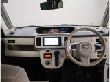 オシャレなインテリアで運転する気分も盛り上がりますよね^^