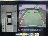 アラウンドビューモニターが駐車をアシスト☆4つの高解像度カメラで車の周囲を撮影。ミニバン、SUVなどの死角の駐停車も驚く程楽です!バックカメラは、車庫入れの時は勿論、後方の安全確認もできて安心です♪