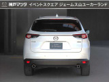 リヤゲートはワンプッシュで開閉可能な電動リアゲート 両手が荷物で使えにくくても楽に開閉出来る優れた機能です。運転席からも操作可能です★☆★☆