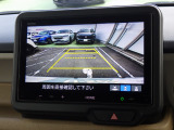 ◆◆バックカメラの画像です。ガイドラインがスムースな車庫入れをサポートいたします!車庫入れの安心感がアップしますね☆