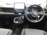 ぜひ展示車の運転席に座ってみてください。