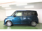 両側パワースライドドア付きだから、狭い駐車スペースなどでの 乗り降りラクラク!小さなお子さまのいるご家庭には嬉しい装備。