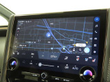 メーカー装着のディスプレイオーディオを装備しております。
