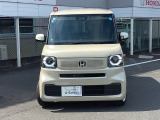 より明るく、より遠くまでさらなる安心感のあるLEDヘッドライトを採用。点灯忘れも防止できるオートライトコントロール機構付きです。
