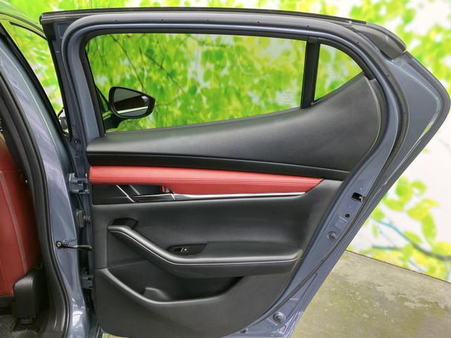 マツダ MAZDA3ファストバック 1.8 XD バーガンディ セレクション の