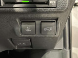 パワーバックドア付き。運転席から離れることなく車両後方のバックドアを自動で開閉できます。