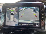 アラウンドビューモニターが装備されてるから、駐車場での車庫入れや、狭い道での走行もカメラで確認が出来るので安心。