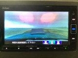 【バックカメラ】運転が苦手な方も車庫入れラクラクです!ギアをリバースに入れれば自動的に切り換わりますので、面倒な操作は不要です♪狭い駐車場もお車を傷つけず安心ですね!