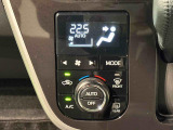 車内空調は&rdquo;AUTOエアコン&rdquo;にお任せ。運転に集中出来ますよ!