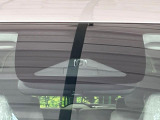 【ホンダセンシング】走行中に前方の車両等を認識し、衝突しそうな時は警報とブレーキで衝突回避と被害軽減をアシスト。より安全にドライブをお楽しみいただけます。