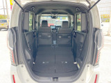 普段のお買い物や通勤、送迎等に十分な荷室スペースを確保しております。セカンドシートを倒すと、大きな荷物の積載も可能です♪
