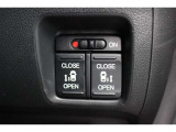 便利な両側パワースライドドア搭載で運転席で開閉出来ます。