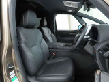 長時間の運転でも疲れにくいシートです。