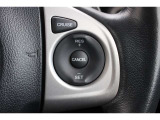 ボタン1つでアクセルペダルから足を離しても定速走行をするクルーズ・コントロールで運転負荷を軽減します。