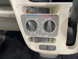 寒い冬も暑い夏も全席に快適な空調を届けてくれる、ダイヤル式エアコンを装備♪