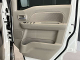 運転席ドアの内張☆パワーウィンドウです♪