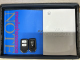 スマートキーは鍵をバッグに入れたままでもドアロックの開閉やエンジンのON・OFFができます。夜間や雨の日も鍵を探さなくて良いので便利です。